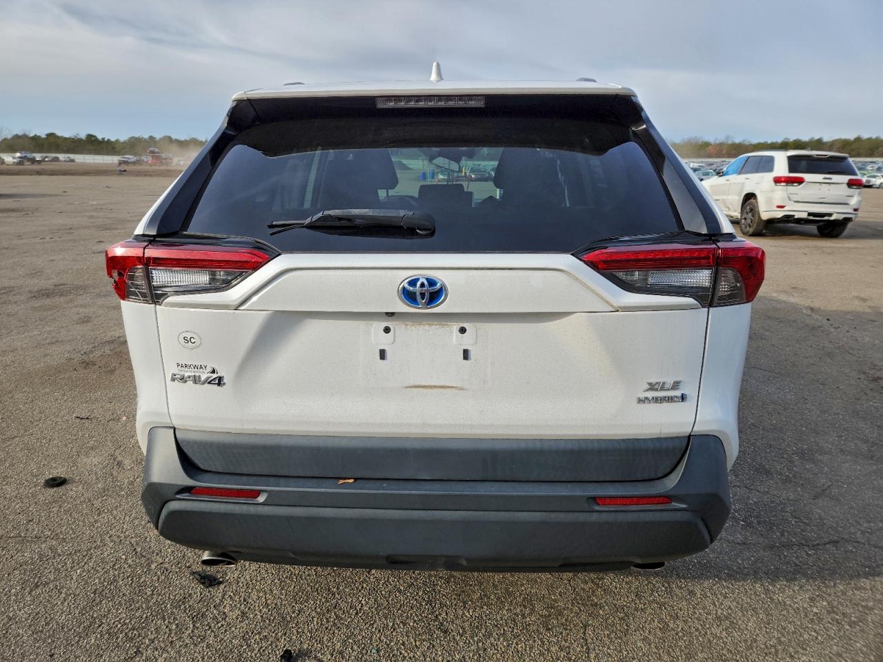 Toyota RAV4 Xle Image 2