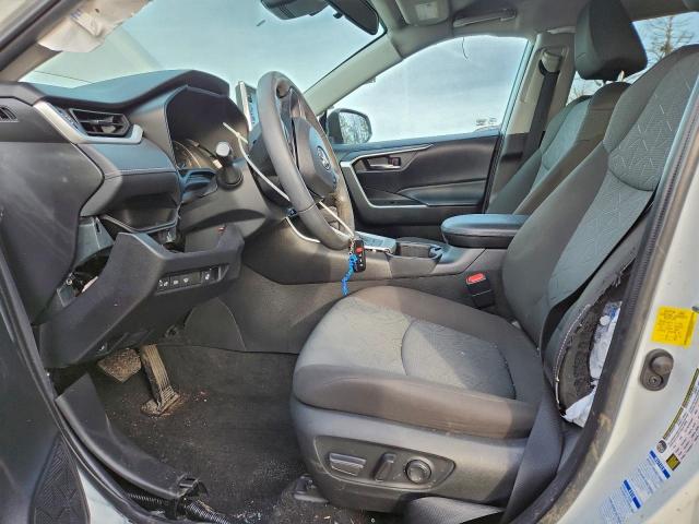 Toyota RAV4 Xle Image 5