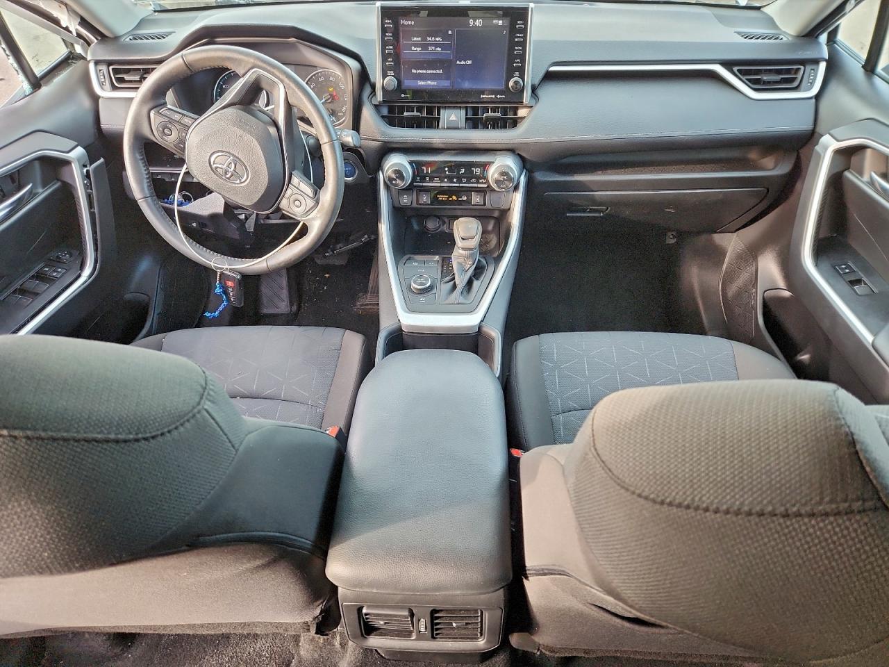 Toyota RAV4 Xle Image 13