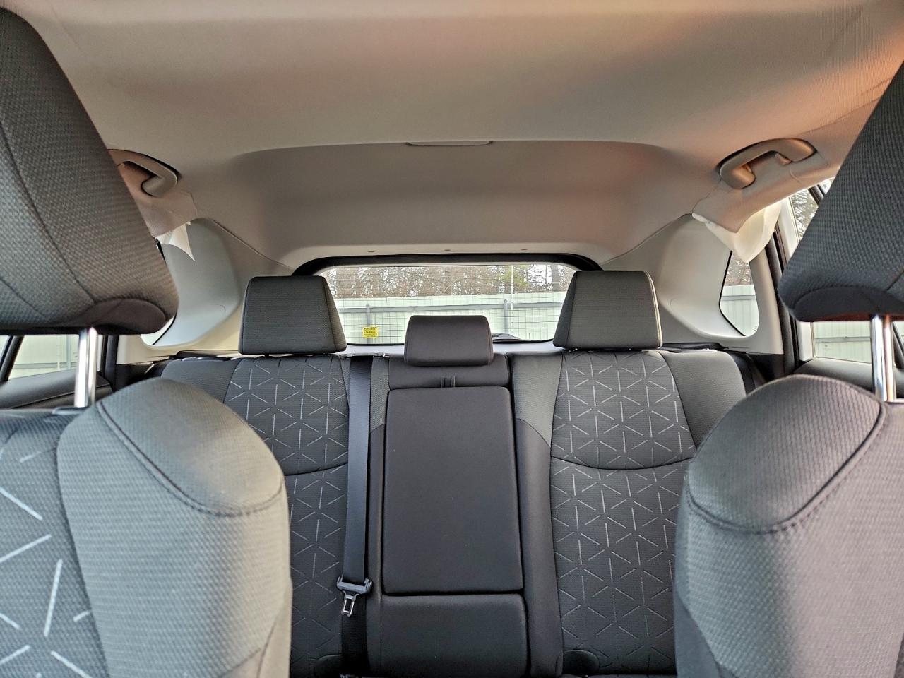 Toyota RAV4 Xle Image 9