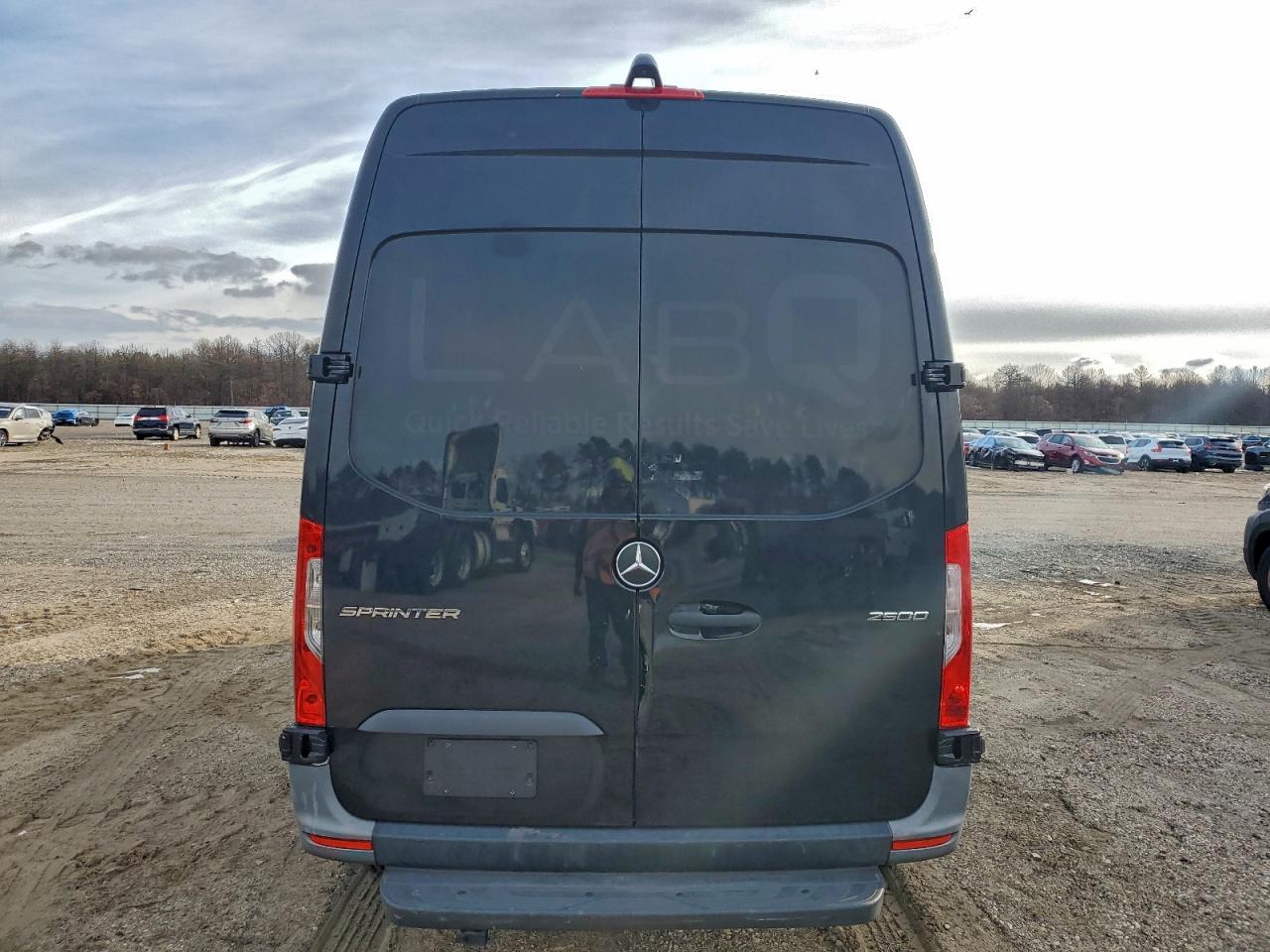 Mercedes-Benz Sprinter 2500 Image 12