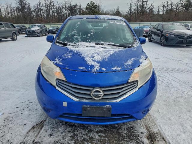 Nissan Versa S Image 6