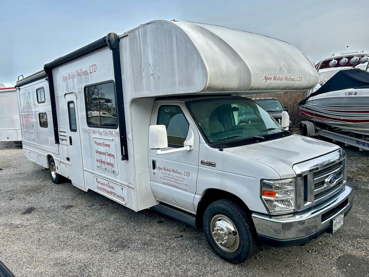 Ford Econoline E450 Super Duty Cutaway Van Image 1