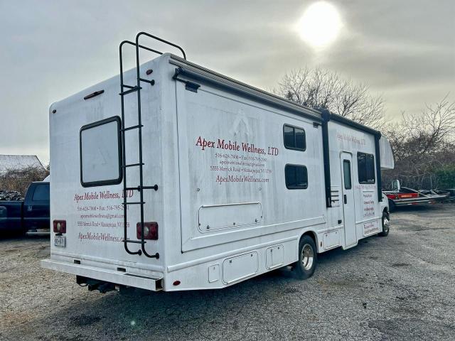 Ford Econoline E450 Super Duty Cutaway Van Image 3