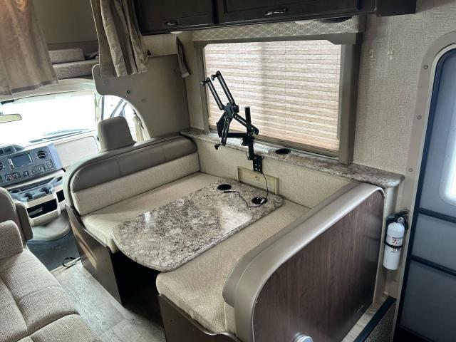 Ford Econoline E450 Super Duty Cutaway Van Image 7