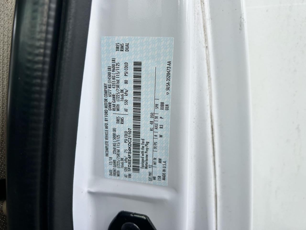 Ford Econoline E450 Super Duty Cutaway Van Image 8