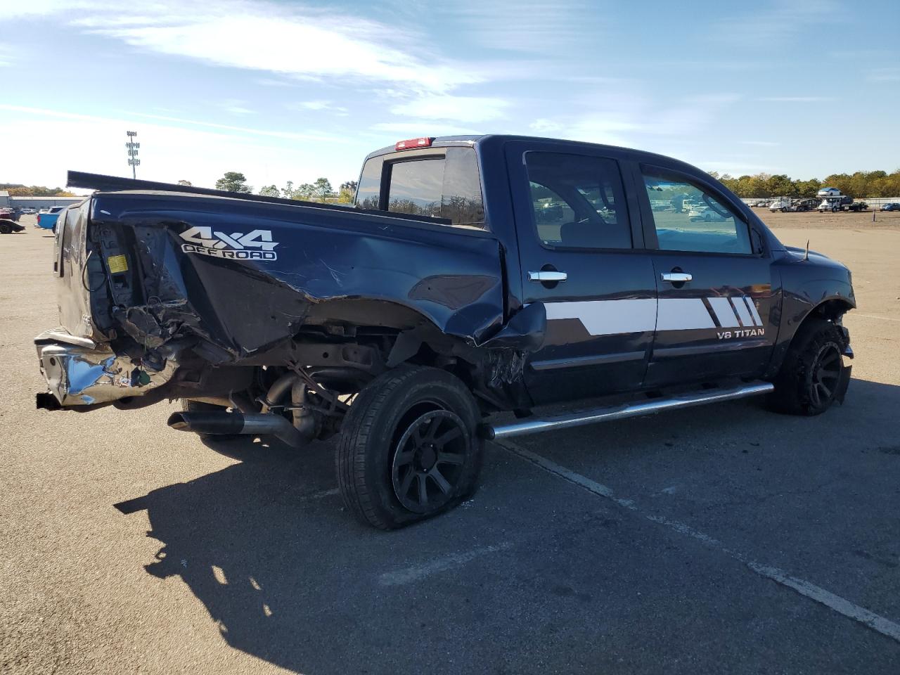 Nissan Titan Xe Image 3