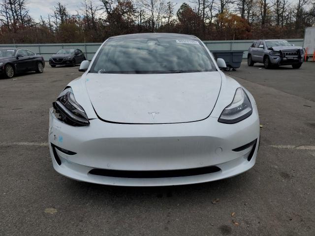 Tesla Model 3 Image 4