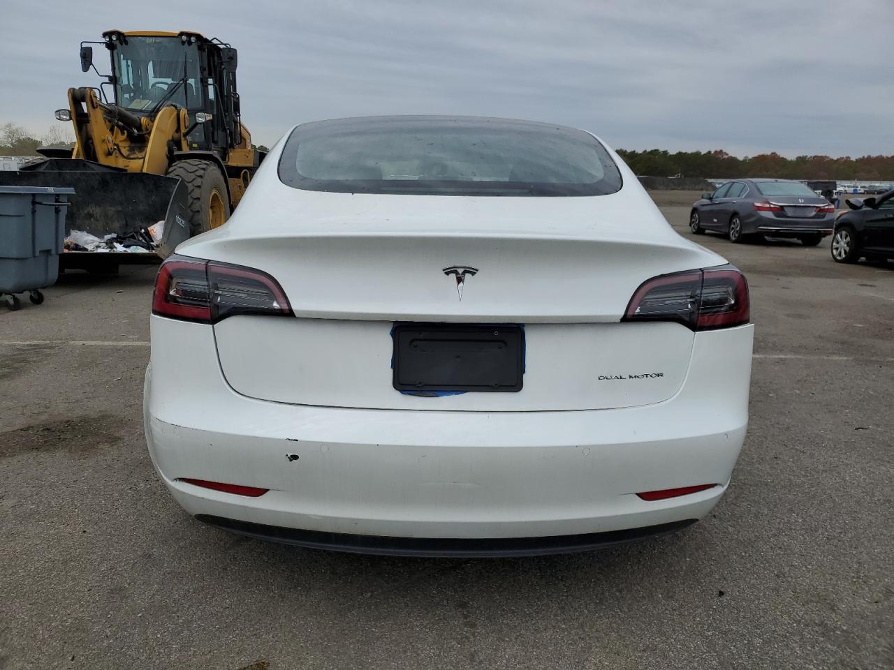 Tesla Model 3 Image 6