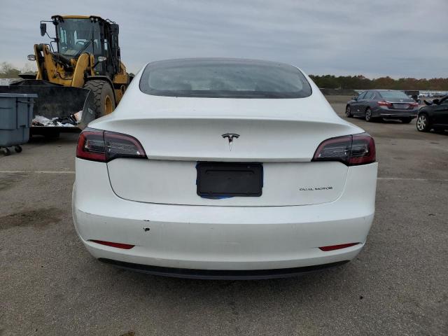 Tesla Model 3 Image 6