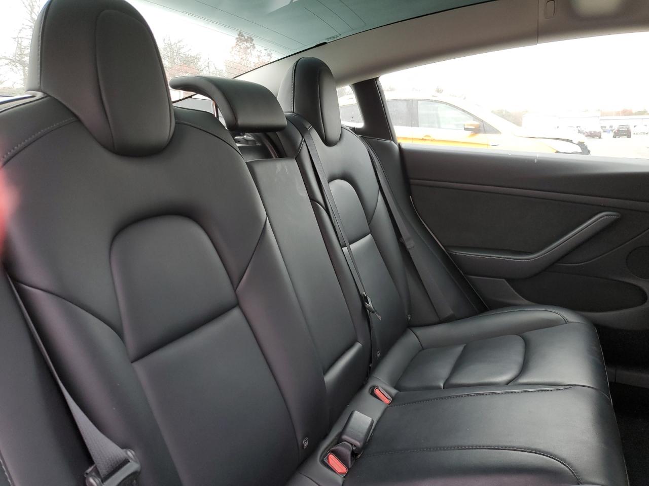 Tesla Model 3 Image 7