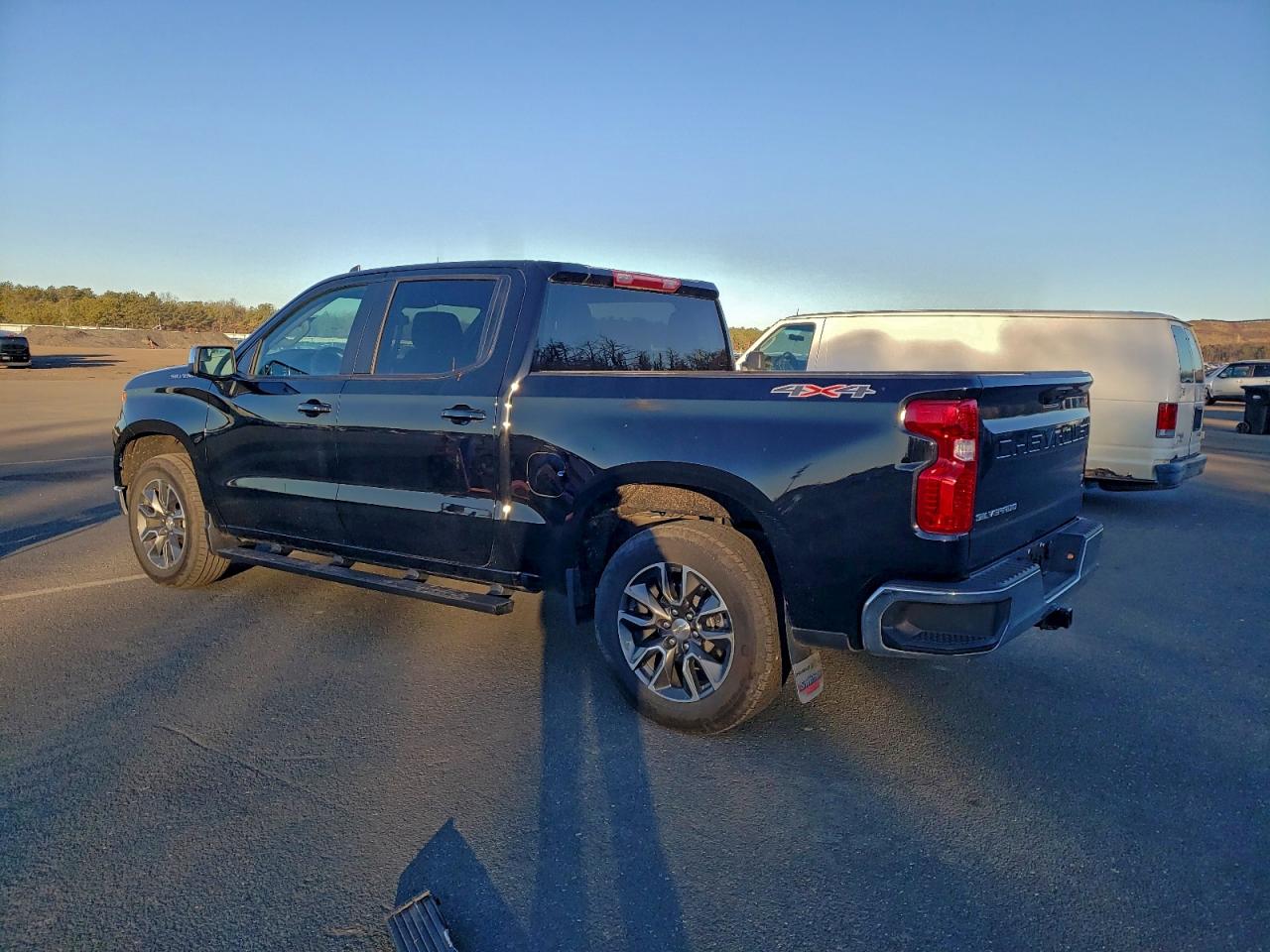 Chevrolet Silverado K1500 Lt-l Image 3