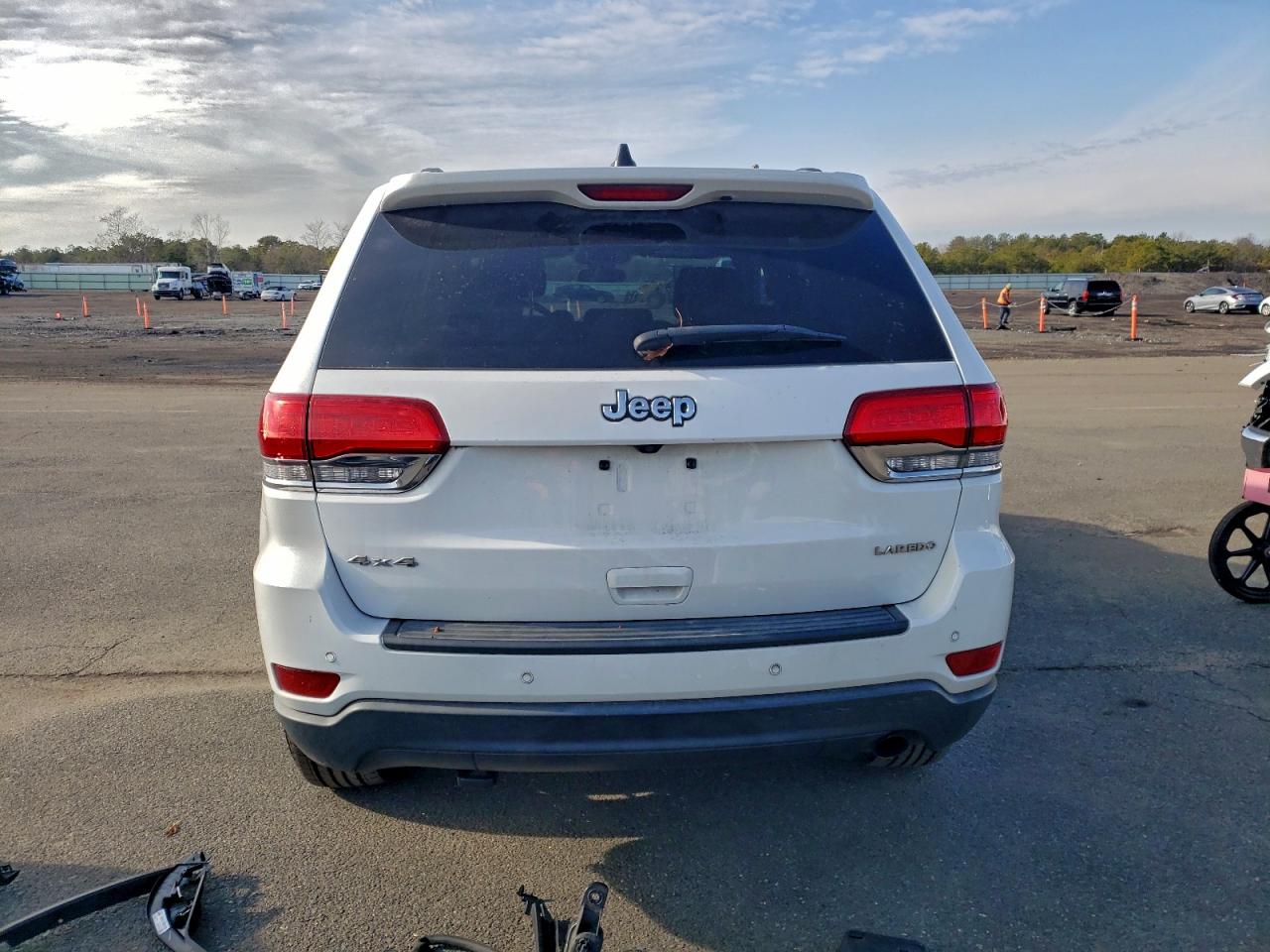 Jeep Grand Cherokee Laredo Image 10