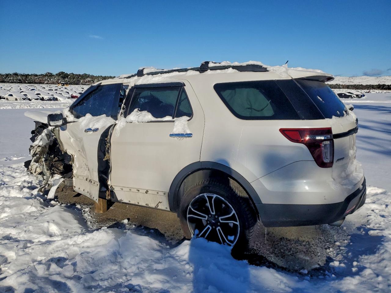 Ford Explorer Sport Image 2