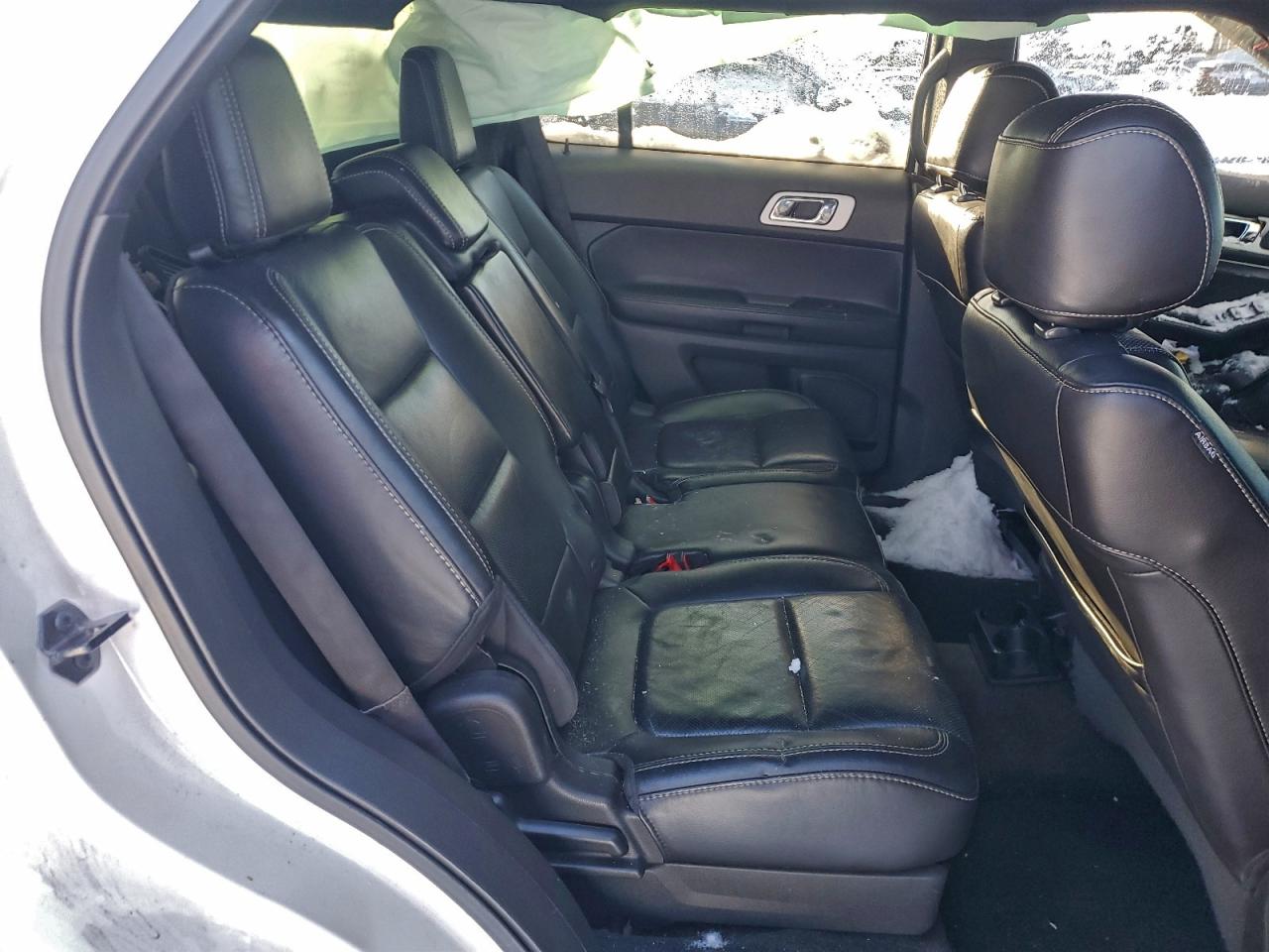 Ford Explorer Sport Image 10