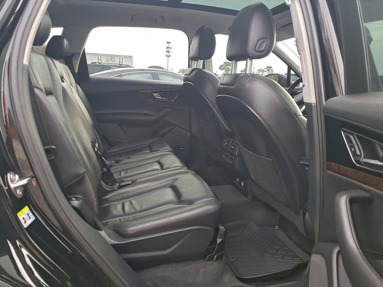 Audi Q7 Premium Plus Image 11