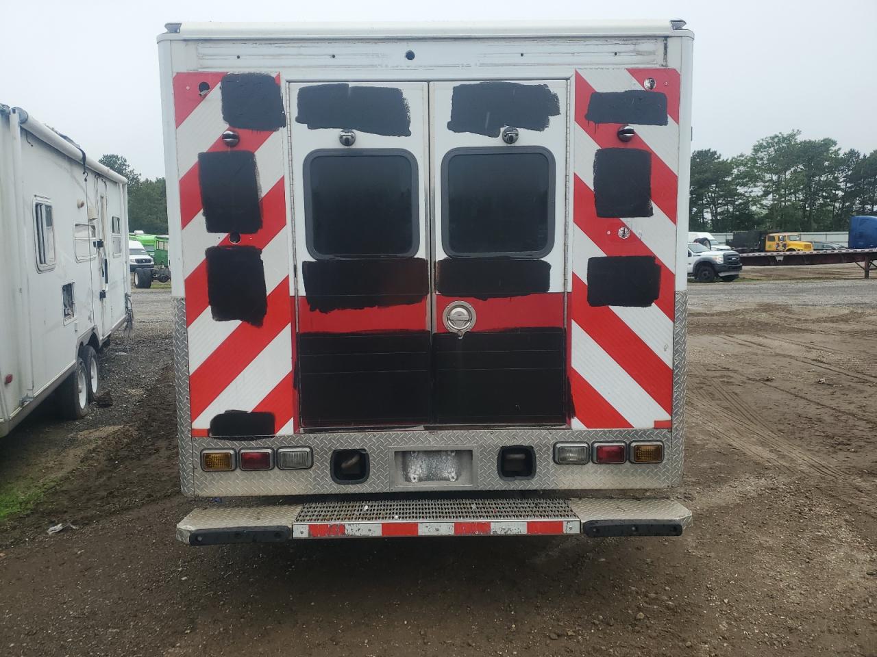 Ford F-550 Super Duty Image 11