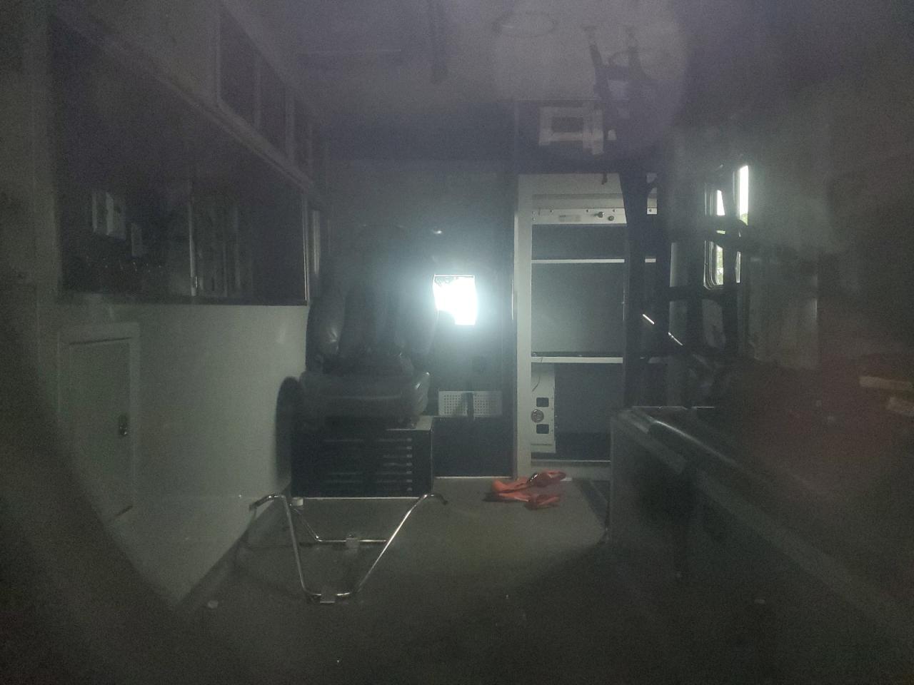 Ford F-550 Super Duty Image 8