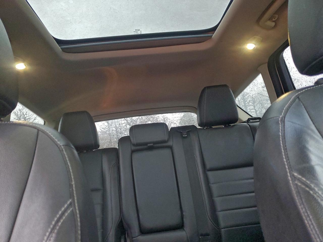 Ford Escape Titanium Image 12