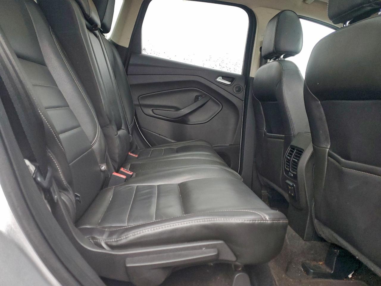 Ford Escape Titanium Image 8