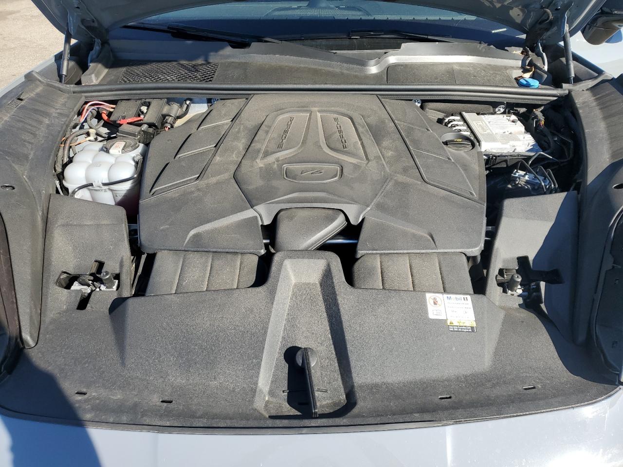 Porsche Cayenne Coupe Image 10