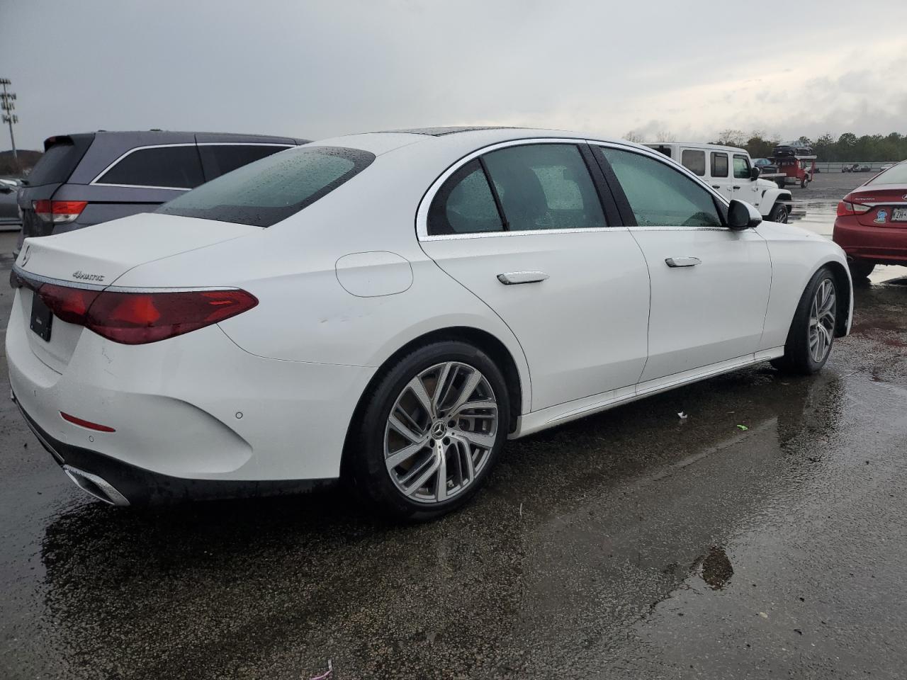 Mercedes-Benz E-Class 450 4matic Image 2