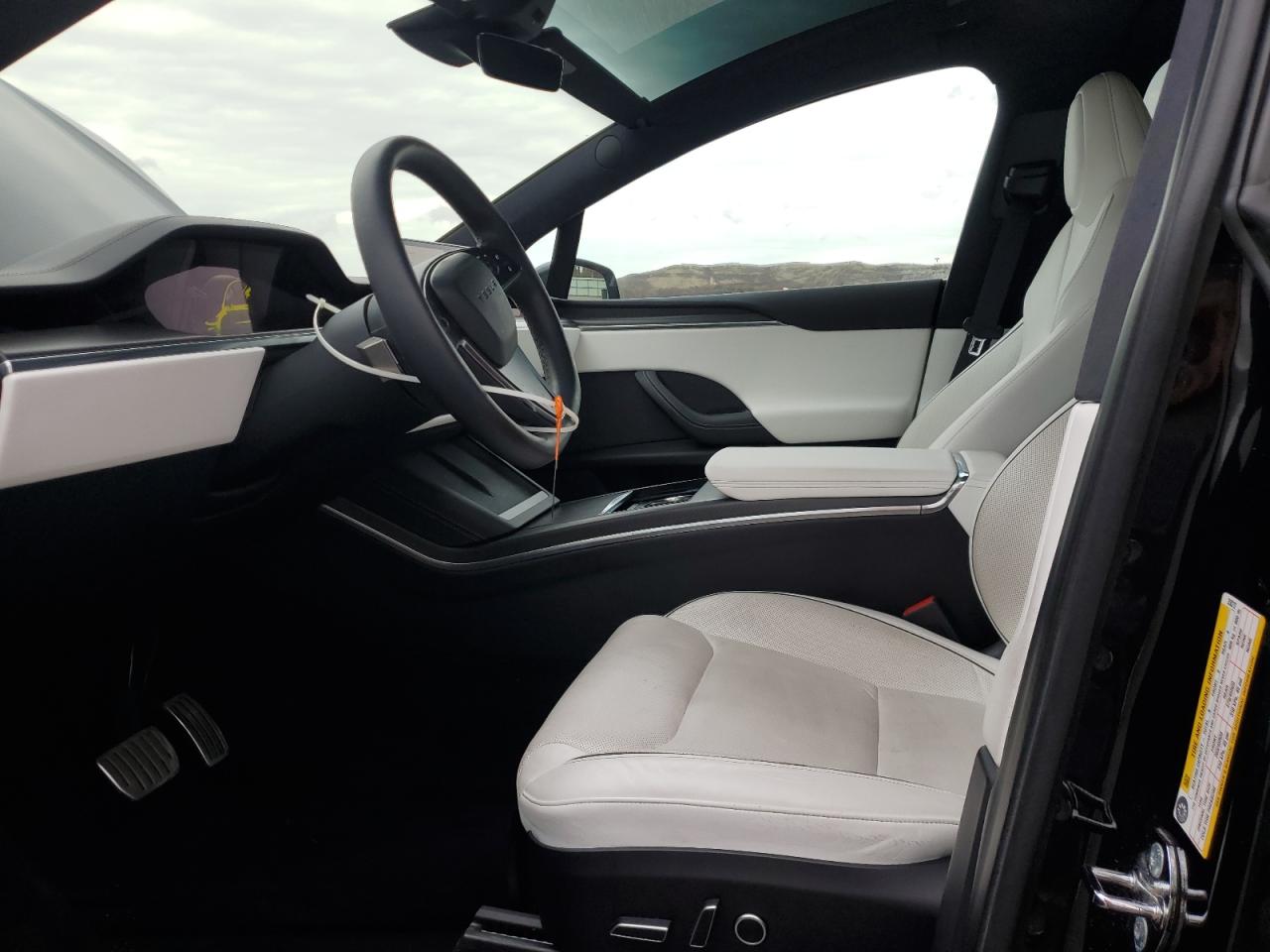 Tesla Model X Image 13