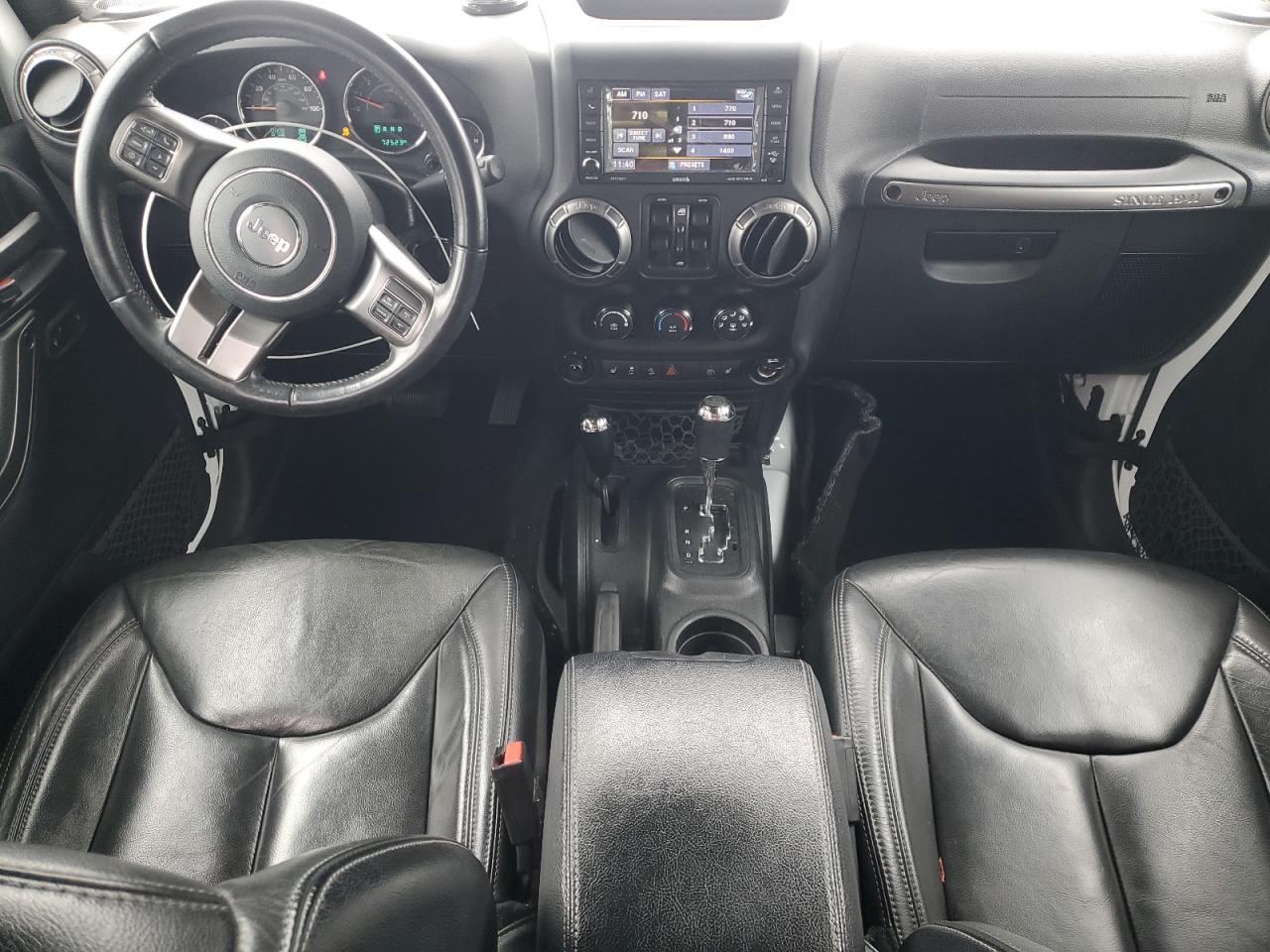 Jeep Wrangler Sahara Image 13