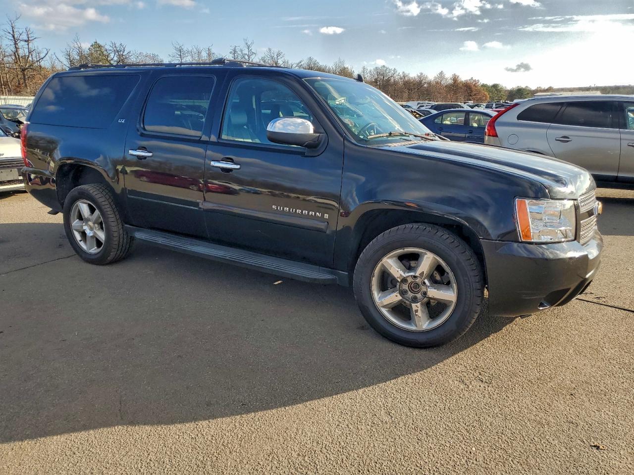 Chevrolet Suburban K1500 Ls Image 3