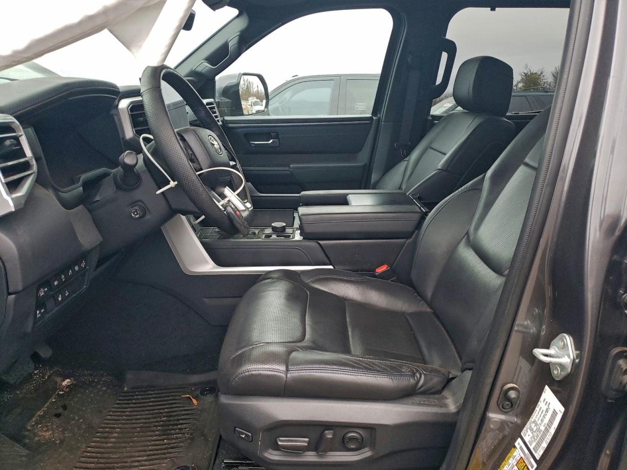 Toyota Tundra Crewmax Platinum Image 12