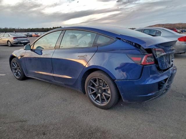 Tesla Model 3 Image 3