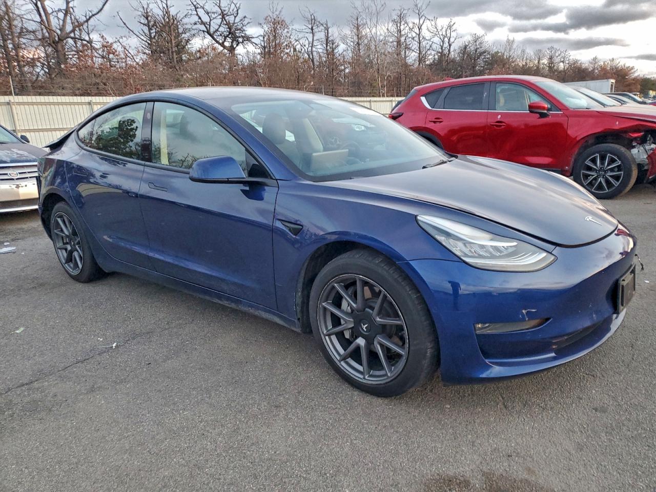 Tesla Model 3 Image 4