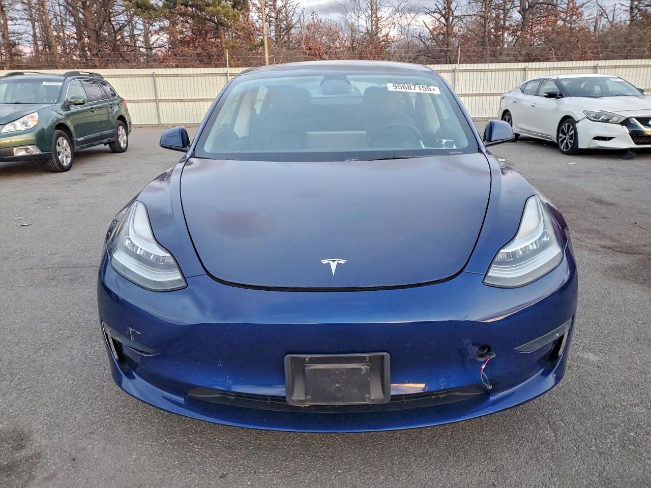 Tesla Model 3 Image 9