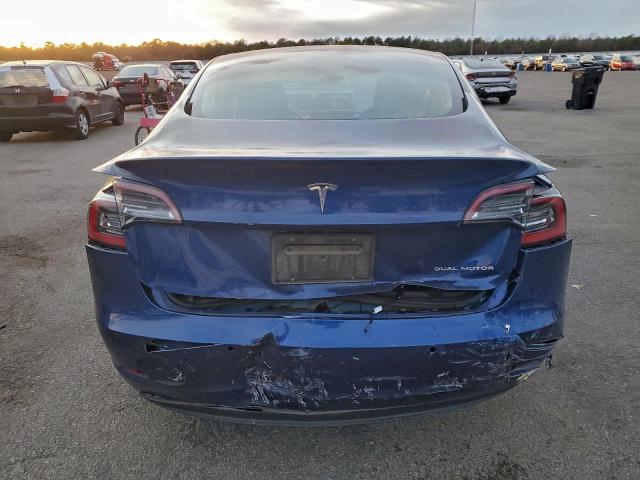 Tesla Model 3 Image 10
