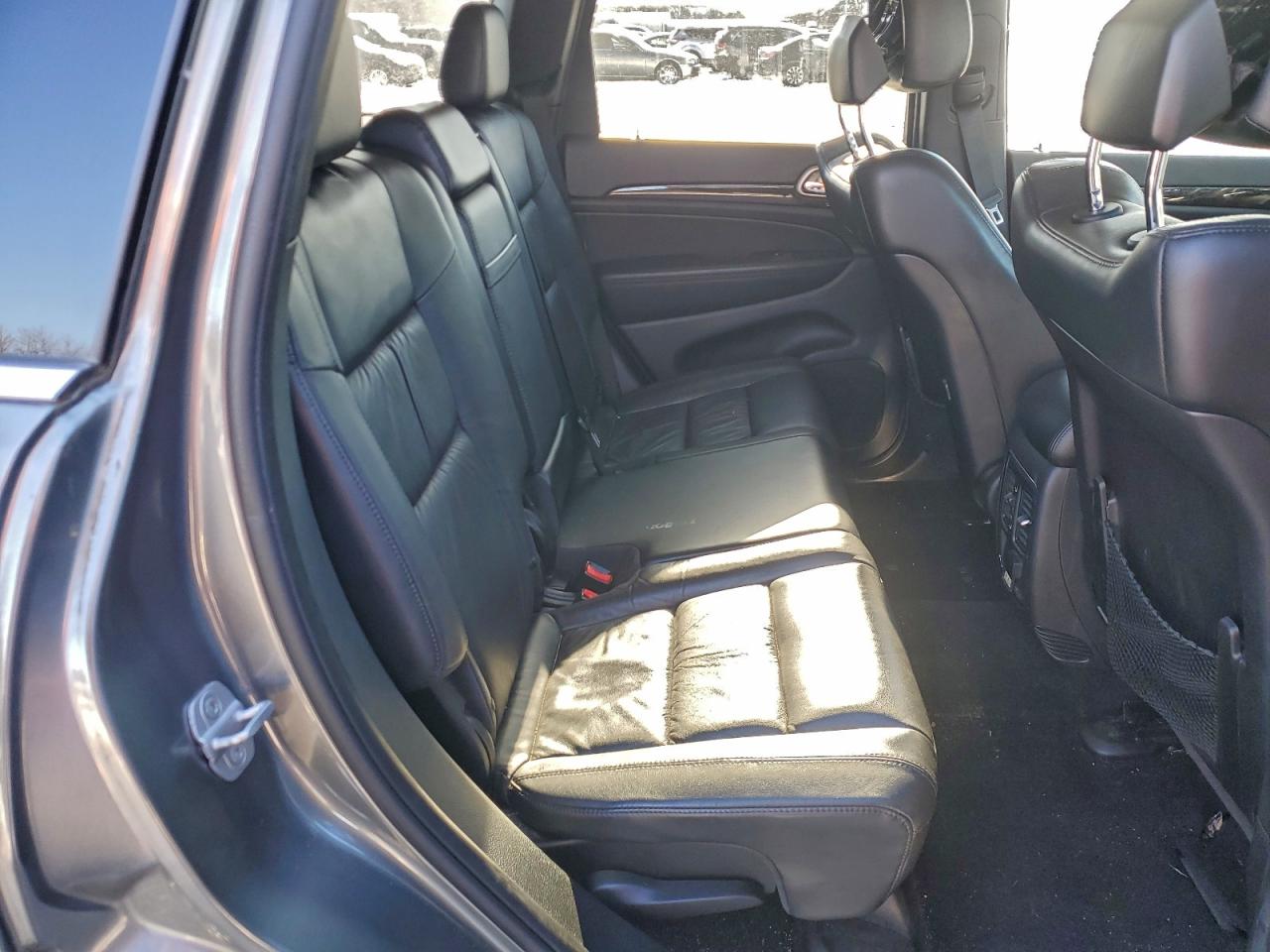 Jeep Grand Cherokee Laredo Image 9