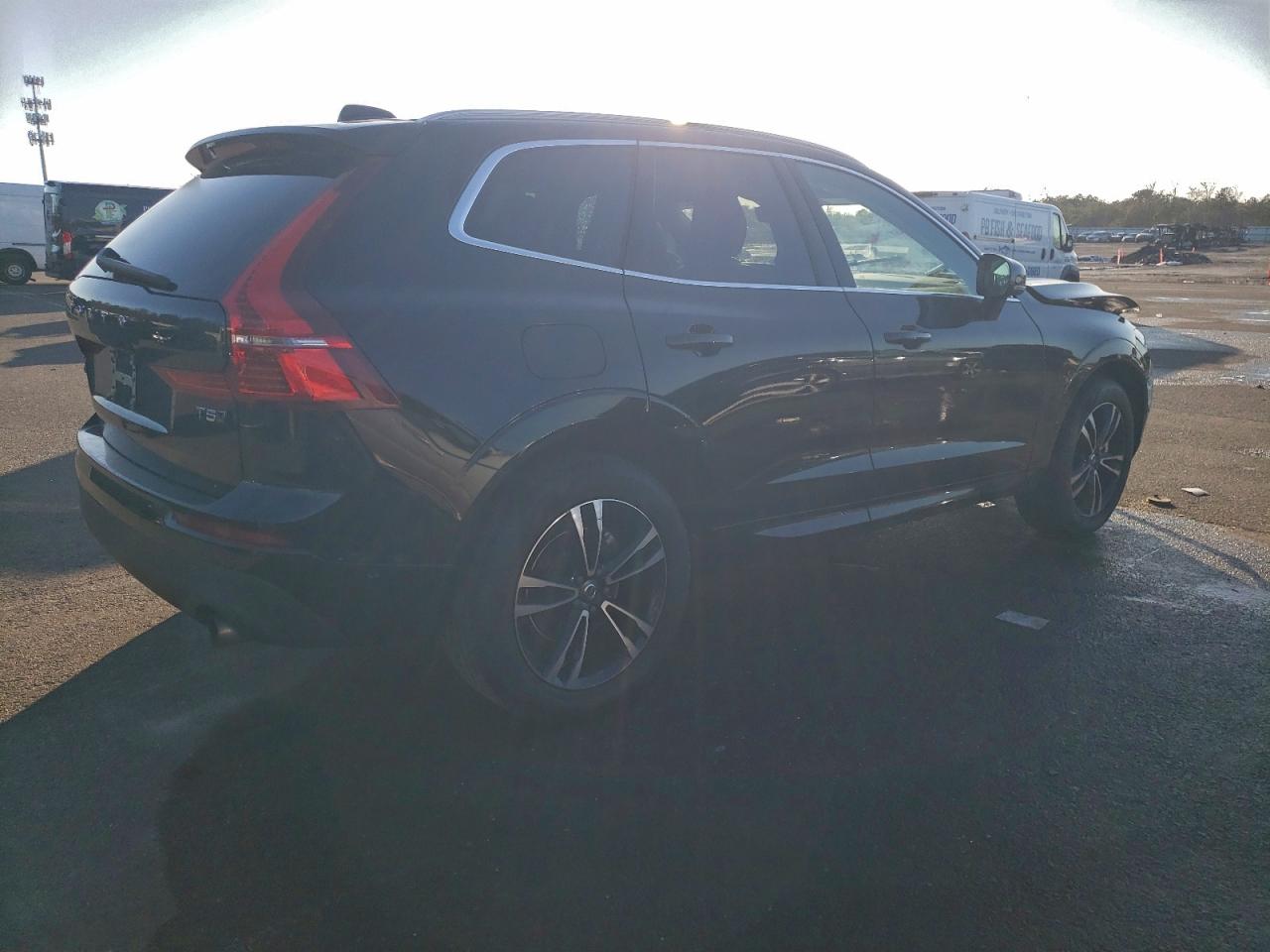 Volvo XC60 T5 Image 3