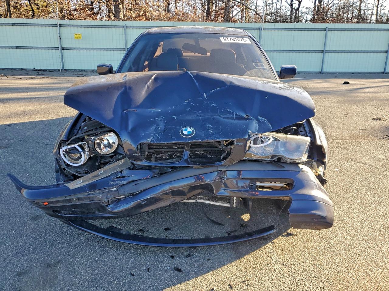 BMW 3 Series I Image 6