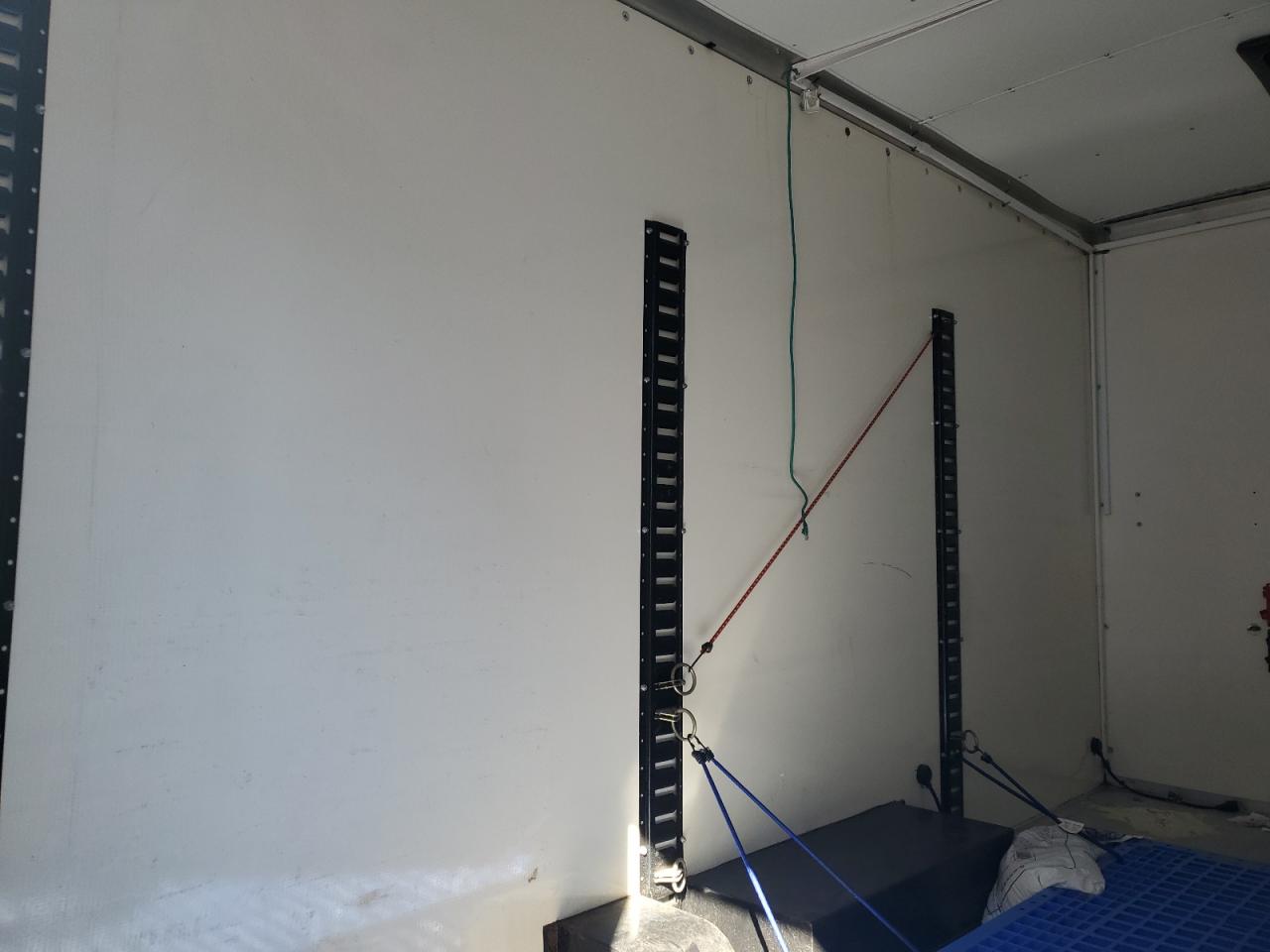 Ford Econoline E350 Super Duty Cutaway Van Image 4