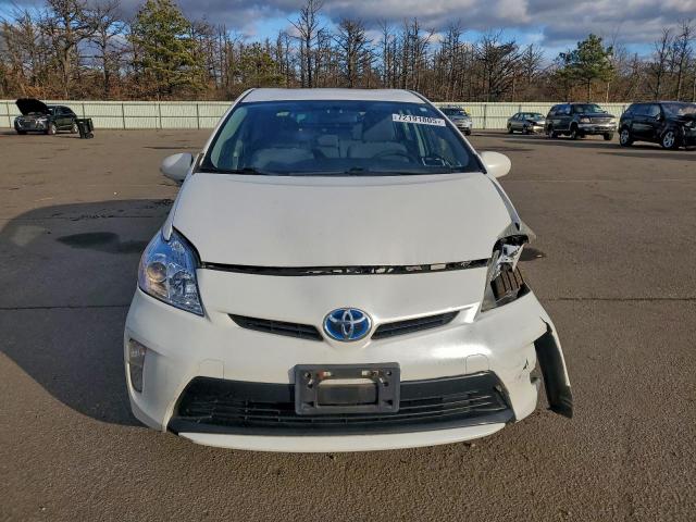 Toyota Prius Image 10