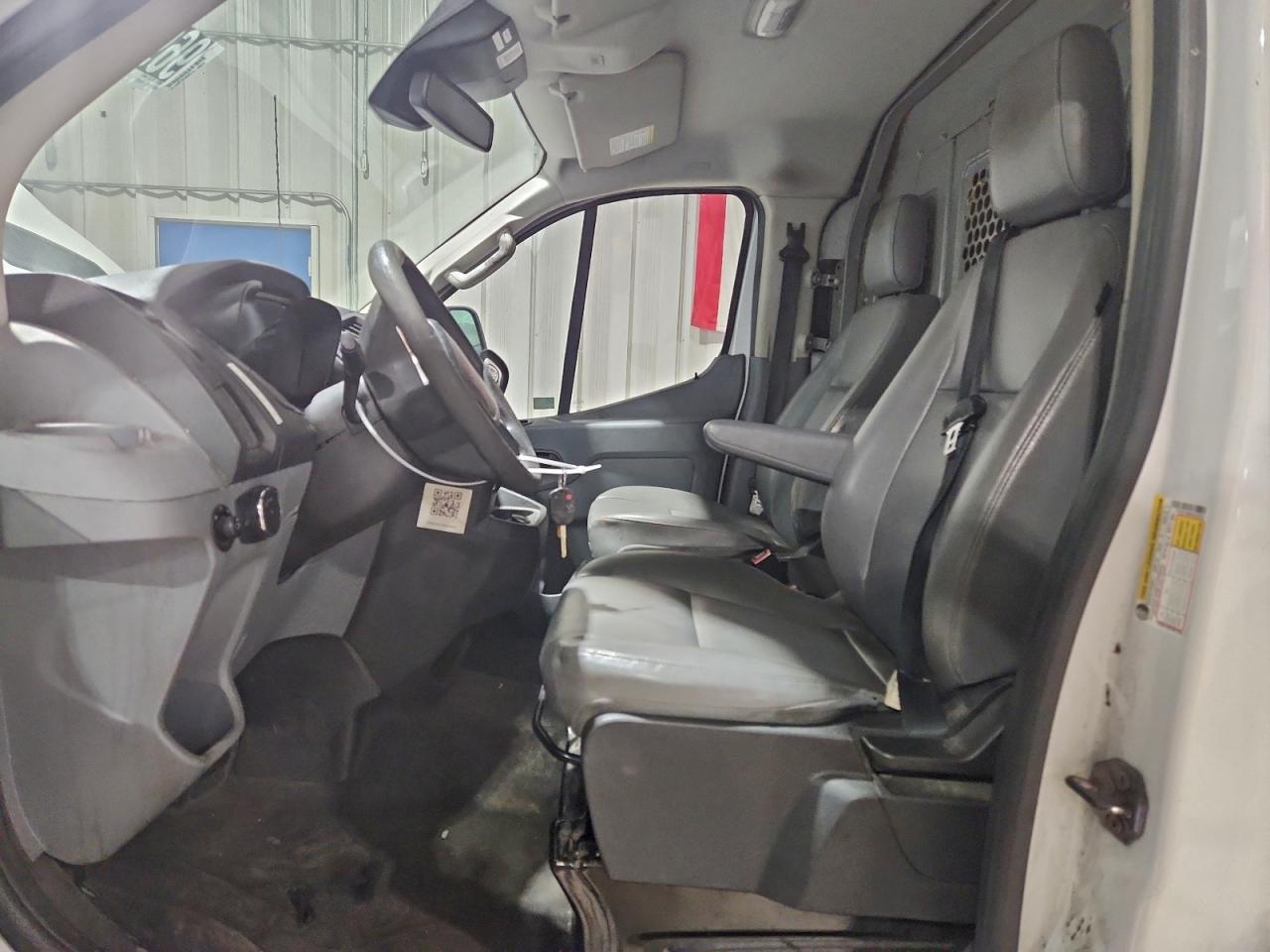 Ford Transit T-150 Image 13