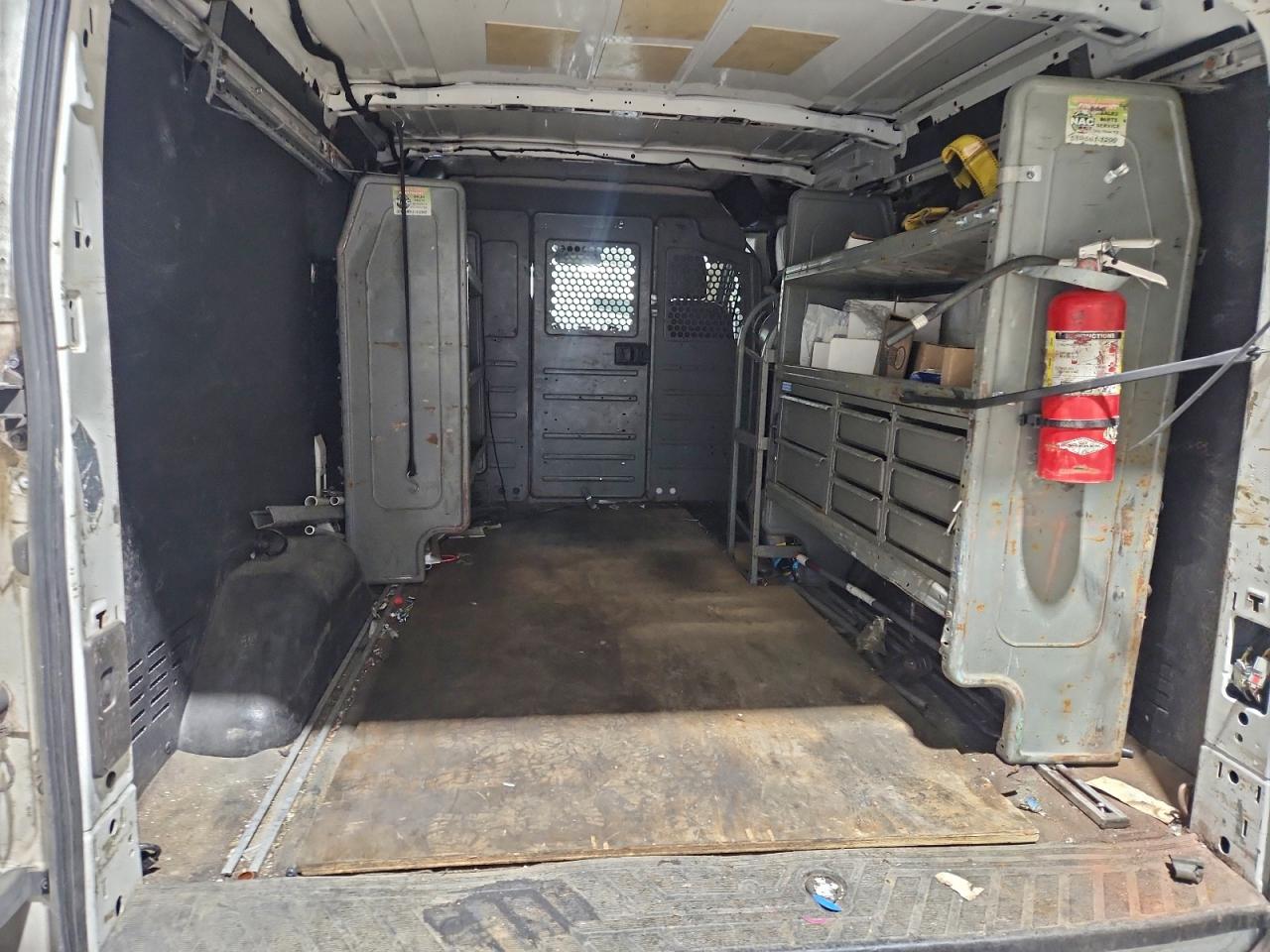 Ford Transit T-150 Image 11