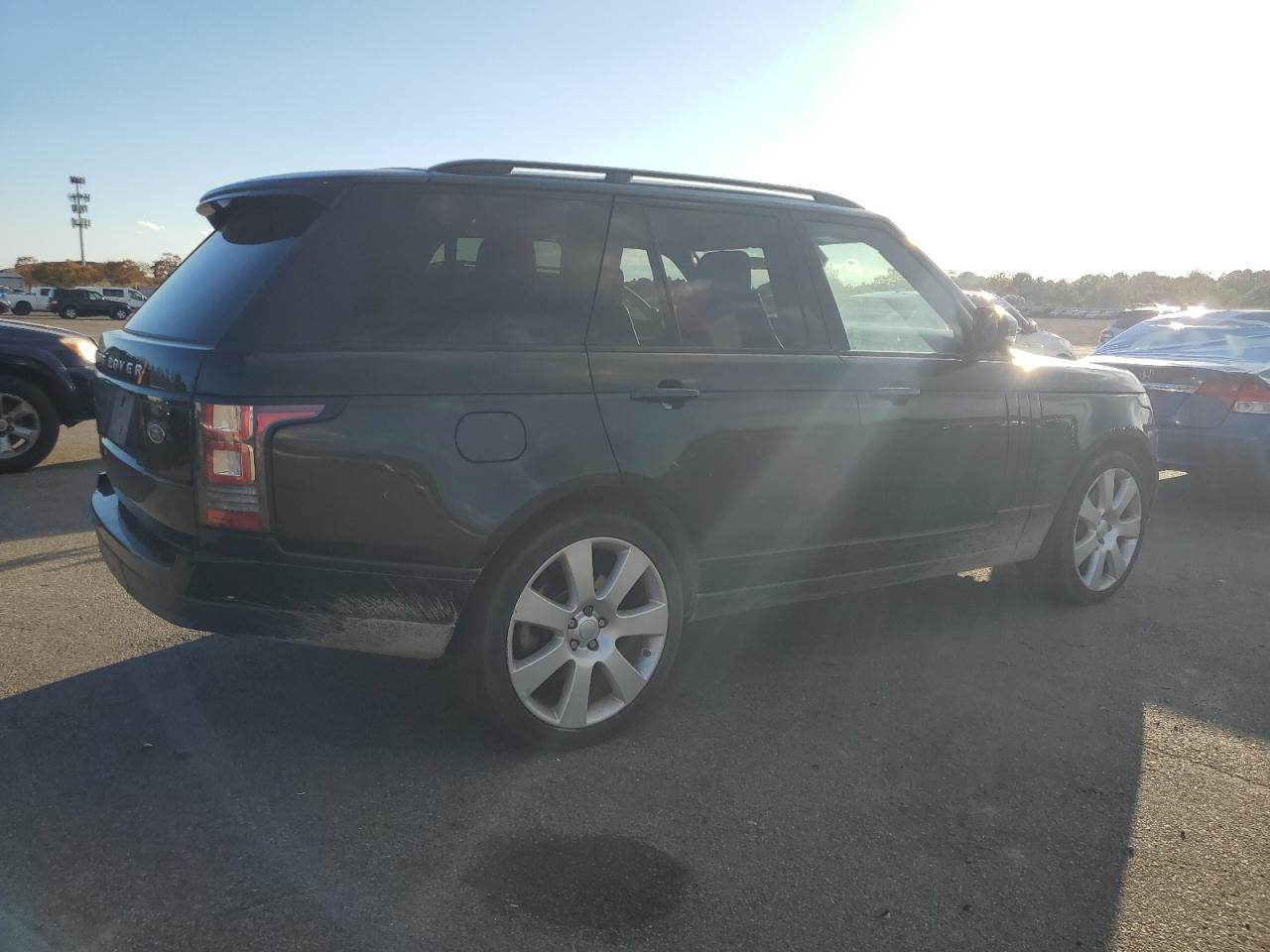 Land Rover Range Rover Supercharged Image 3