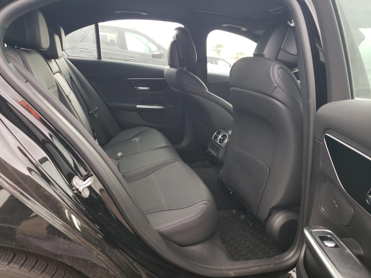 Mercedes-Benz C-Class 300 4matic Image 11