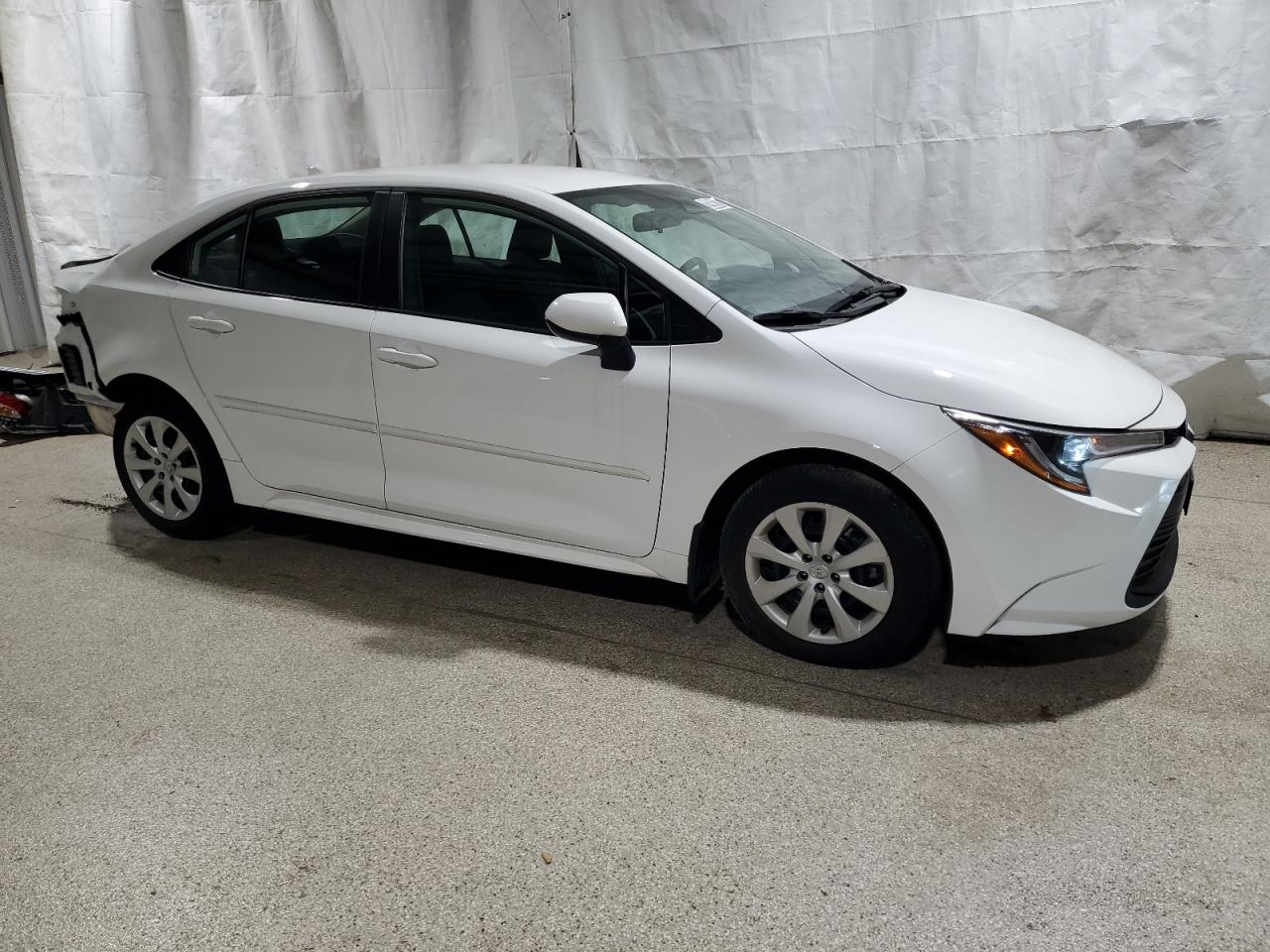 Toyota Corolla Le Image 10