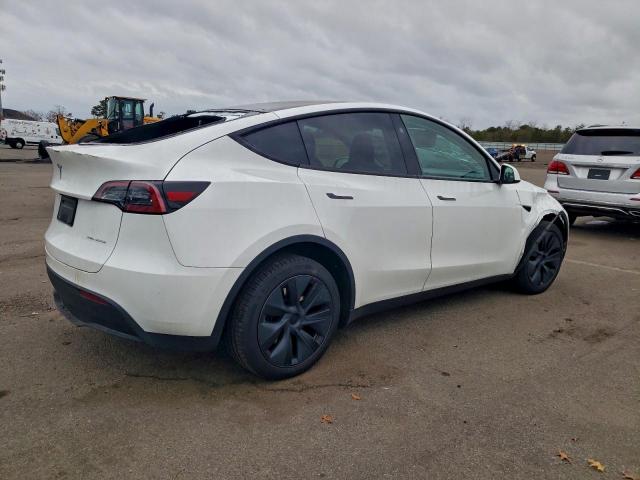 Tesla Model Y Image 12