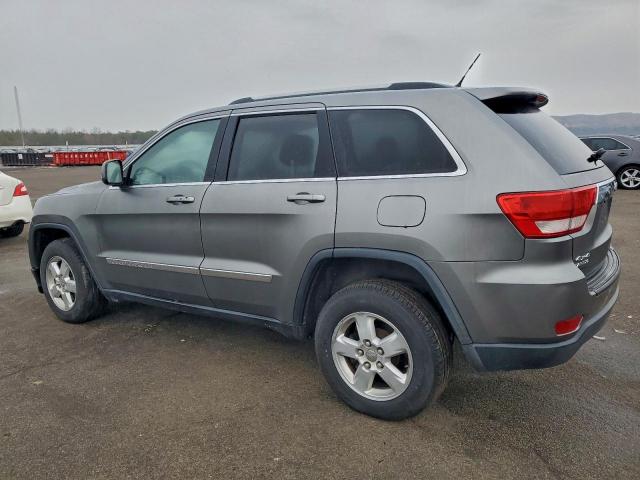 Jeep Grand Cherokee Laredo Image 2