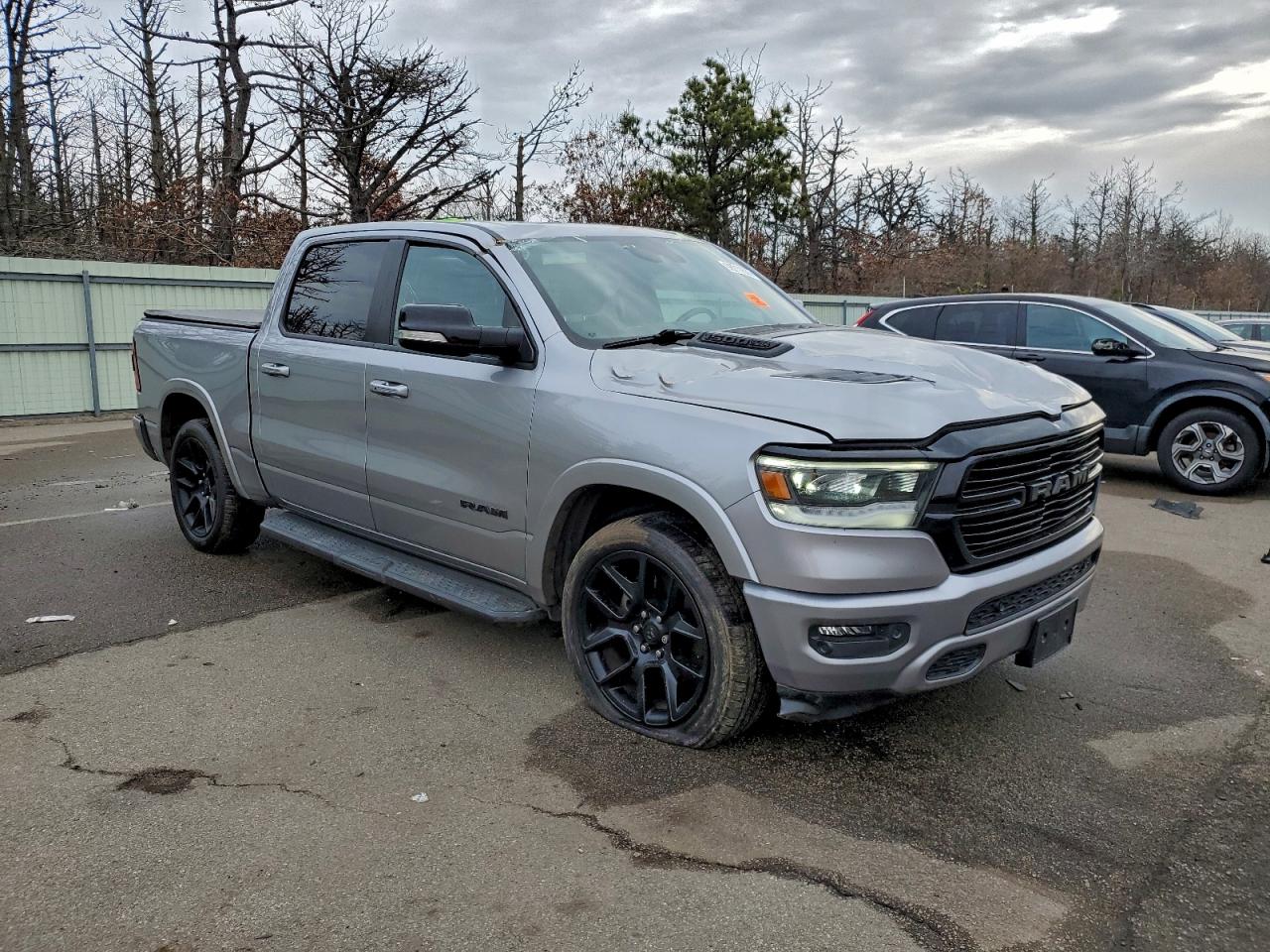 Ram 1500 Laramie Image 4