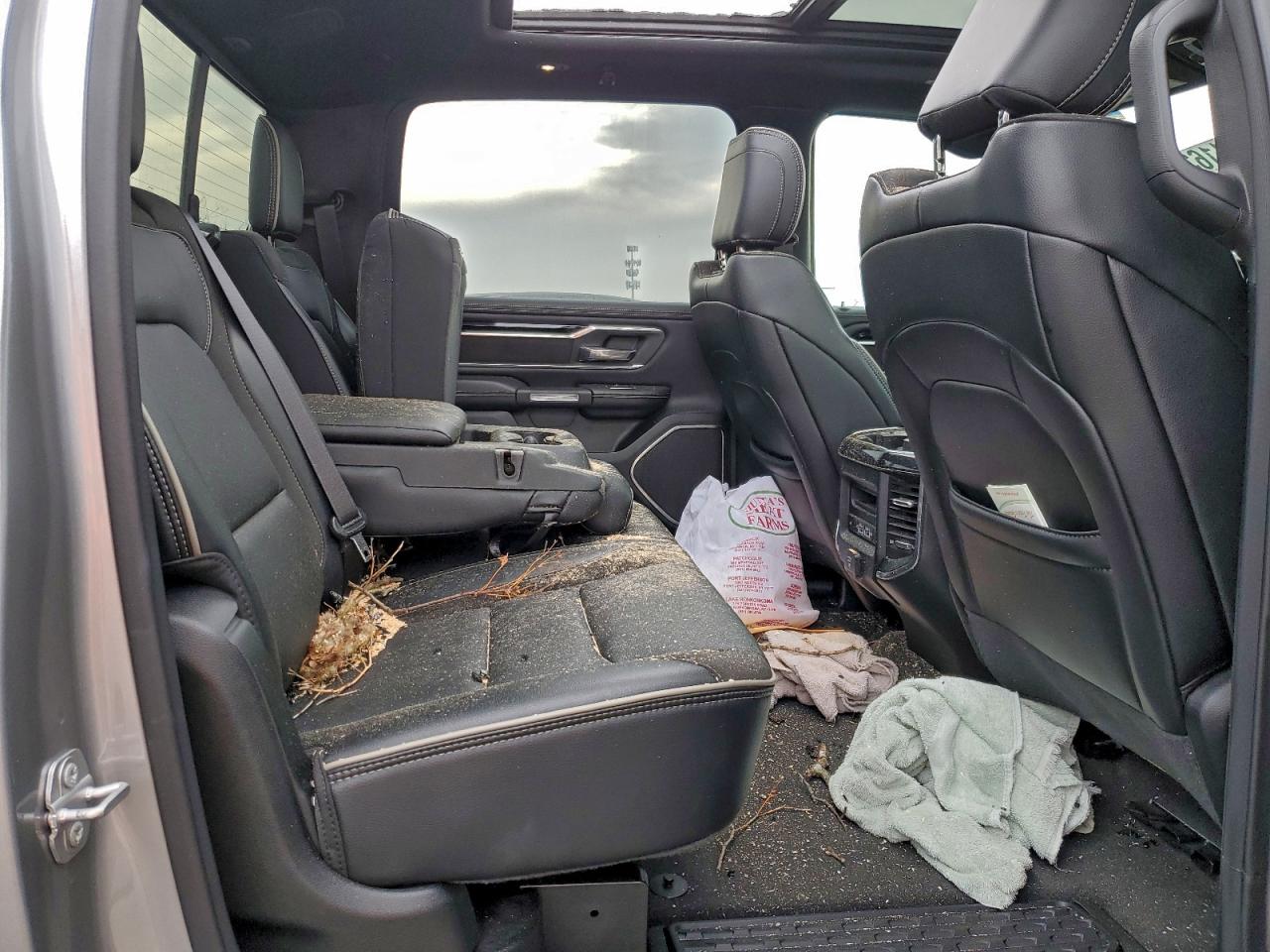 Ram 1500 Laramie Image 10