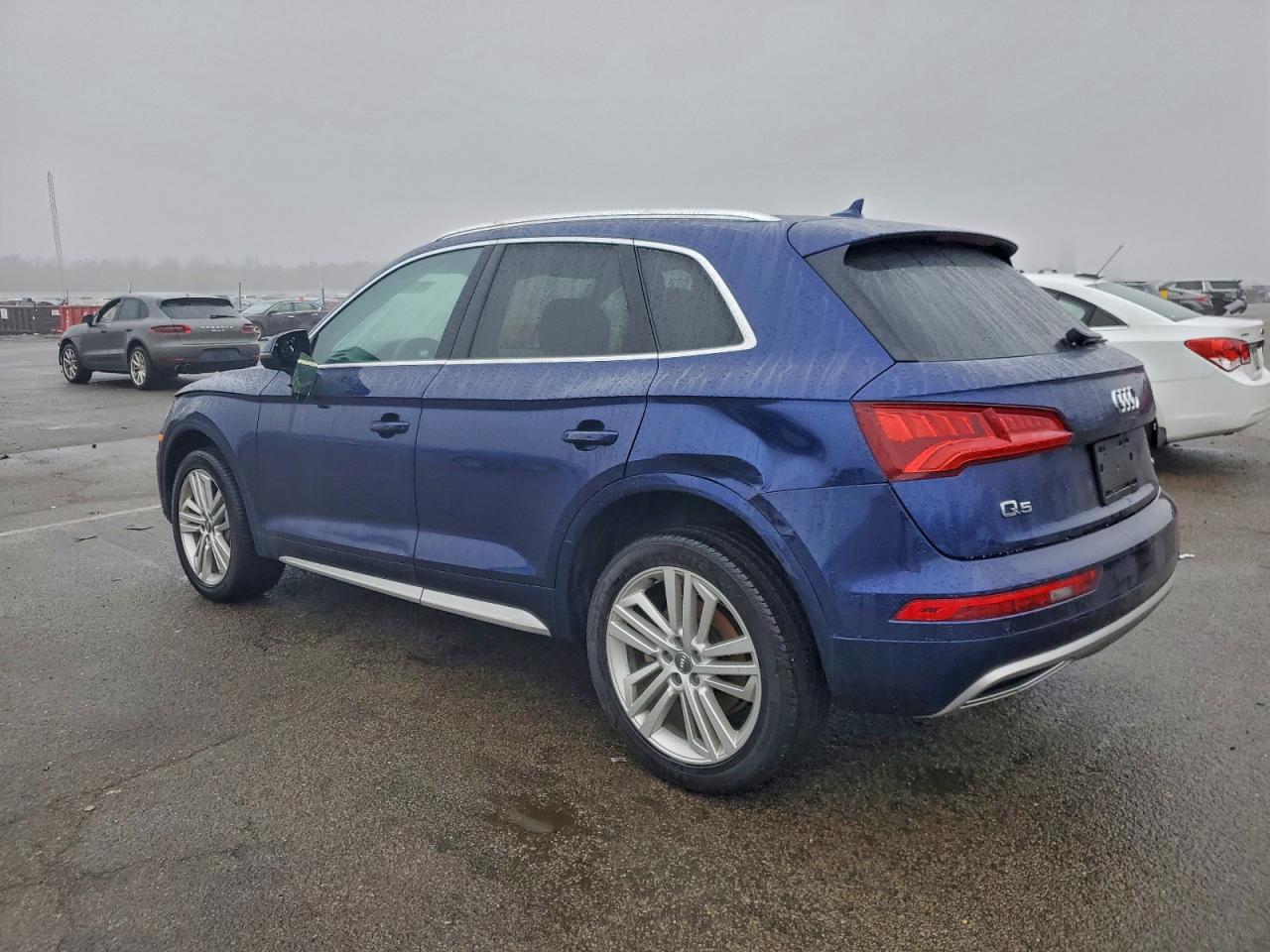 Audi Q5 Premium Plus Image 2
