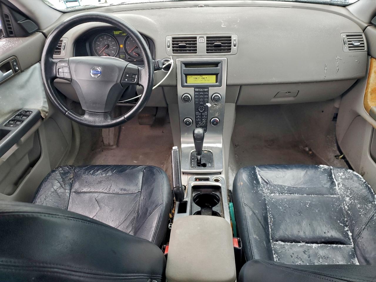 Volvo S40 2.4i Image 2